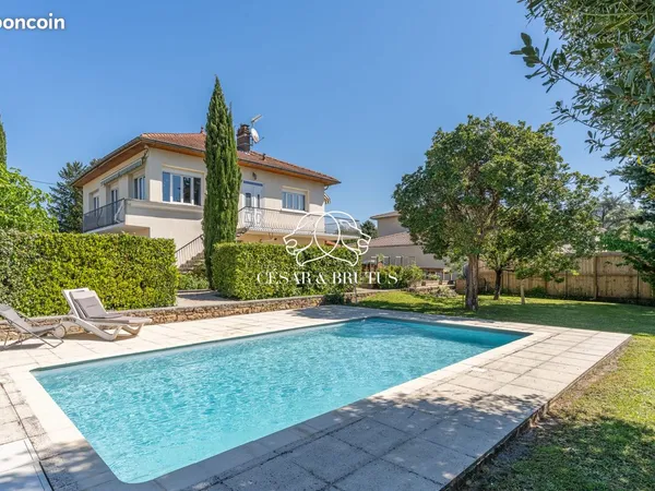 Maison 6 pièces 200 m²
