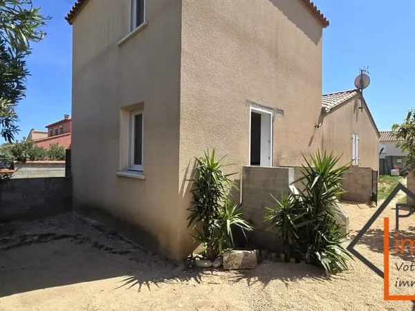 2 villas ( plain-pied avec une annexe indépendante )
