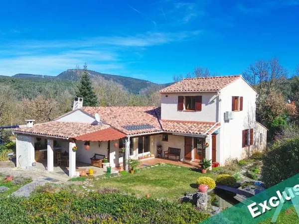 Maison 5 pièces 125m2 avec garage sur terrain 1500m2
