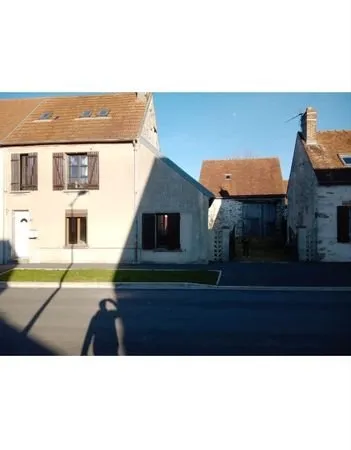 Vauchamps petit maison a rénover