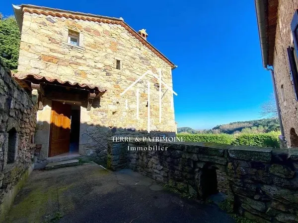 Maison en pierre rénovée Banne