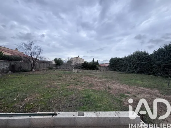 Terrain 878 m²