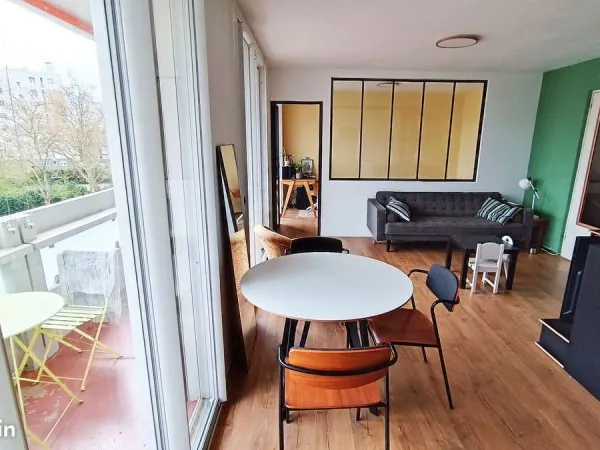 T4 71m² rénové - 3 chambres - Balcon - Lyon 5 les Battières