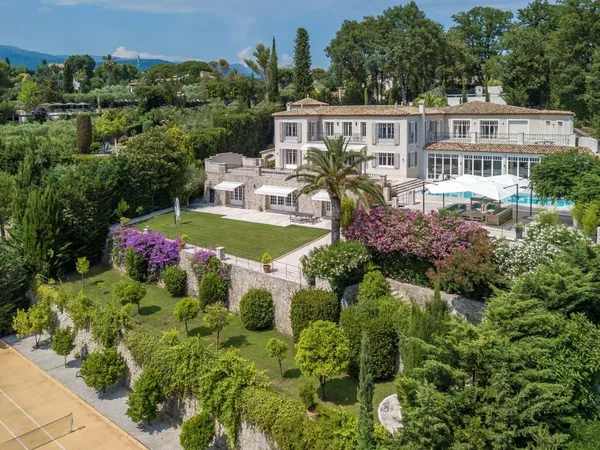 Limite Mougins - Propriété Exceptionnelle Vue Mer