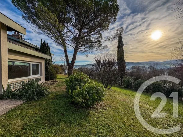 Maison 8 pièces 215 m²