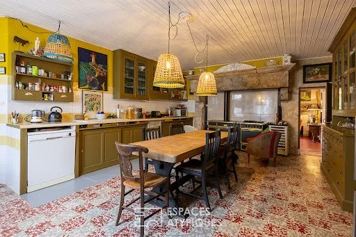 Maison 7 pièces 302 m²