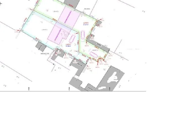 Terrain 389 m²