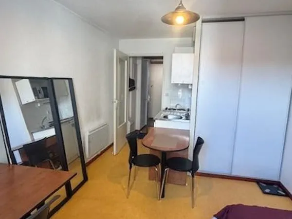 Studio 1 pièce 18 m²