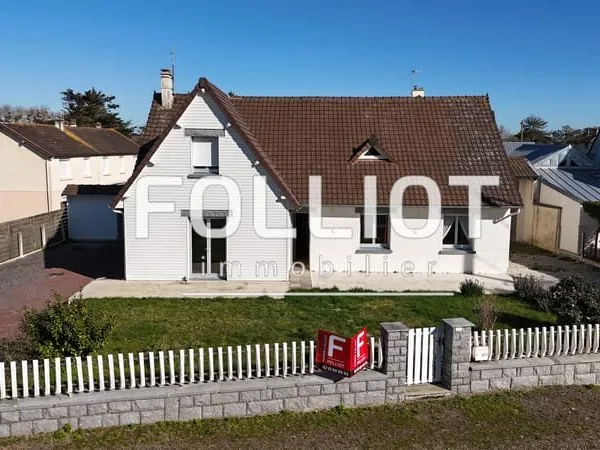 Maison de plain-pied à Saint-Martin de Bréhal ! 50290