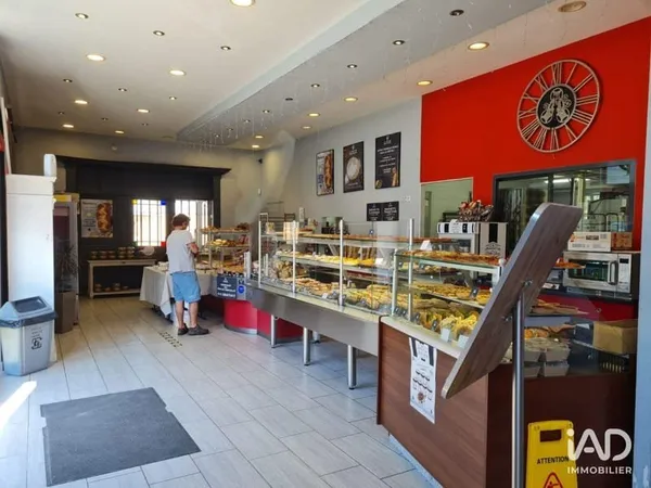 Local commercial 235 m²