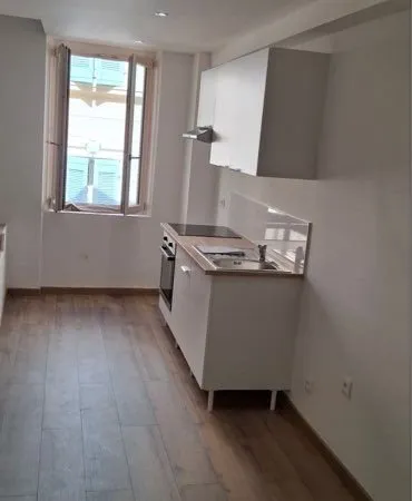 T3 duplex Ent rénové récemment