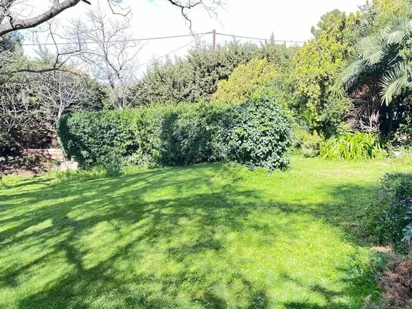 Terrain 653 m²