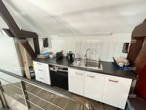 Bureaux 572 m²