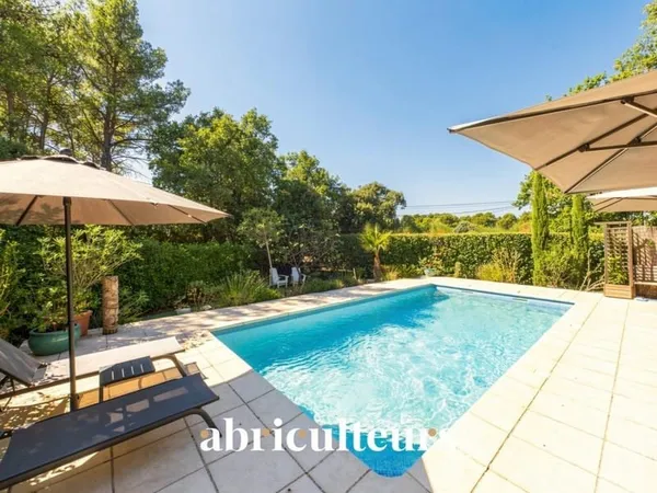 Propriété de 260 m2 avec 2 gites 4 étoiles T2 et T3 - Parc régional du Verdon - Aups