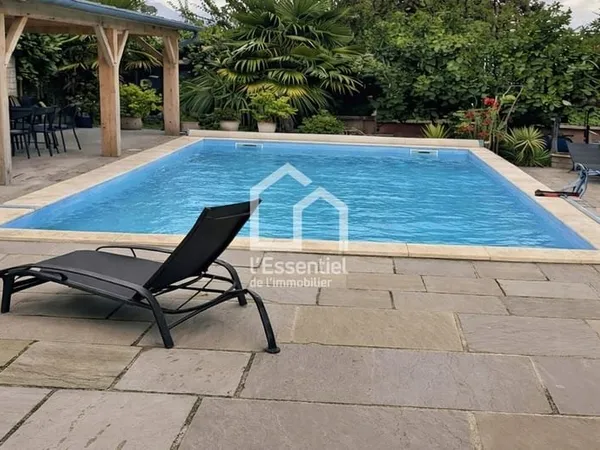 Maison familiale avec piscine -Un havre de paix à Chapet