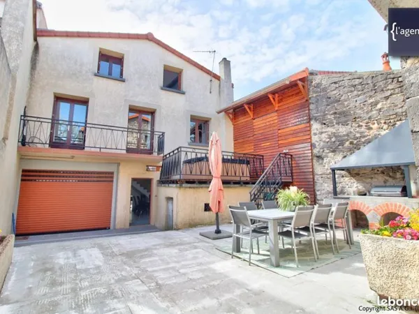 Maison 9 pièces 236 m²