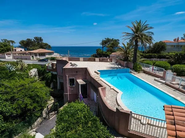 Maison atypique 151m² Saint-Aygulf , 3 chambres + studio indépendant
