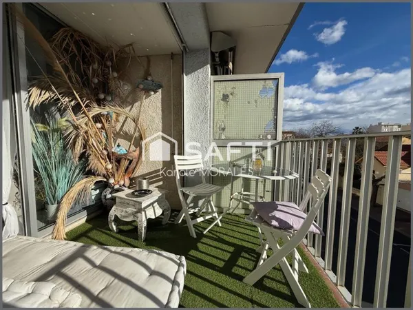 CANET EN ROUSSILON PLAGE, STUDIO RENOVE, VENDU MEUBLE, BALCON VUE MER LATERALE, CAVE!