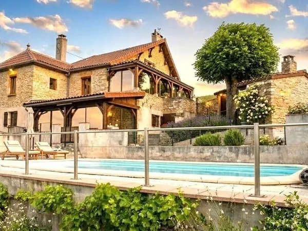Maison 8 pièces 176 m²