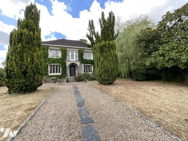 Maison 9 pièces 220 m²