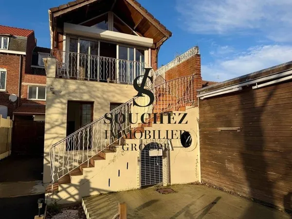 Maison de plain-pied 8 pièces 250 m²