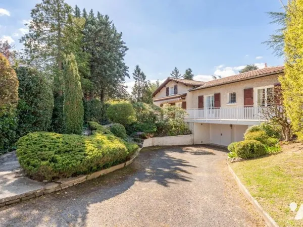 Maison 8 pièces 190 m²