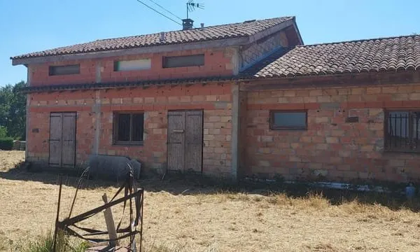 Villa et Terrain