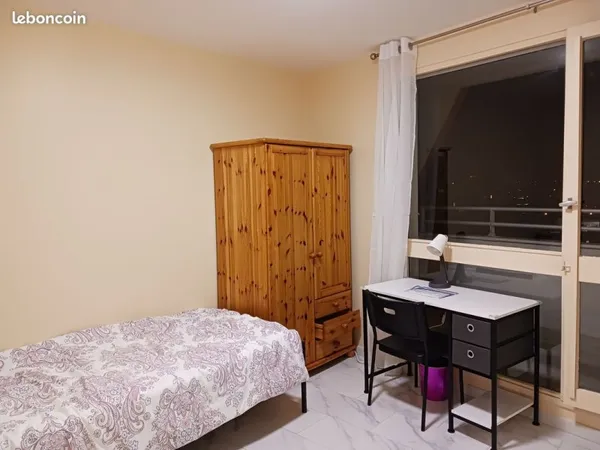 Chambre meublée en coloc Créteil Université