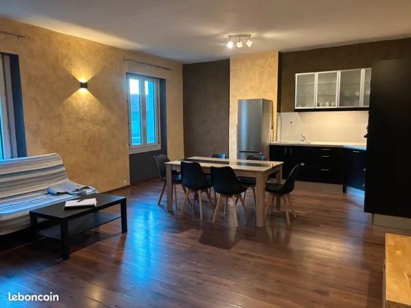 Loue appartement T3 meublé + cave et grenier quartier Solaure