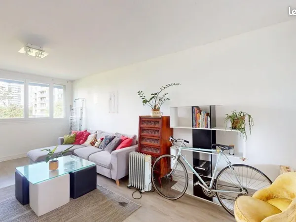 Chambre 6 pièces 105 m²