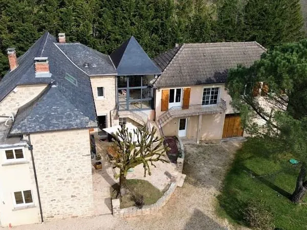 Gîte 9 pièces 300 m²