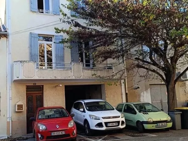 PROCHE DU CENTRE VILLE ET GRANDS VOLUMES