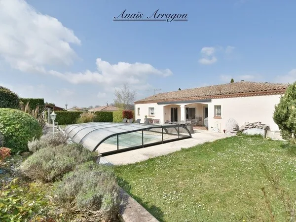 Maison à vendre de plain pied avec piscine 130m2