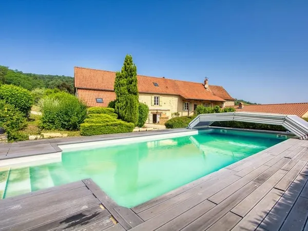 Propriété 9 pièces 227 m2 au calme