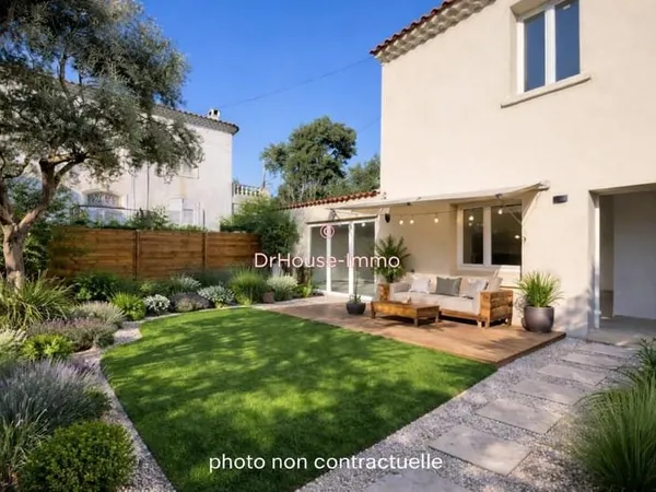 Duplex Villas T3 d'Exception au Coeur du 8ème Borely/Bonneveine Jardin, Parkings