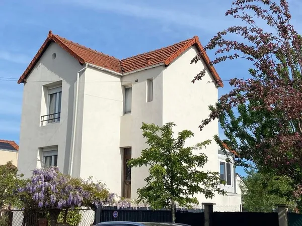 DRANCY PAVILLON 4 PIECES SUR 259M² DE TERRAIN