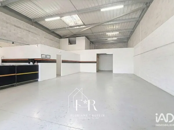 Local commercial 245 m²
