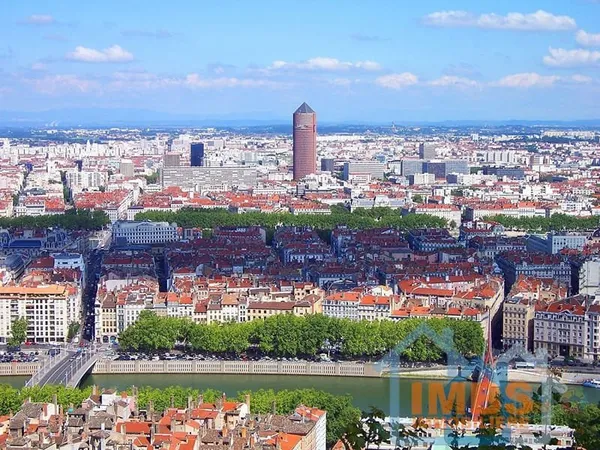 LOCATION d'un appartement T1 (20,1 m² Carrez) non meublé à LY