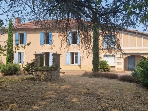 Maison 8 pièces 270 m²