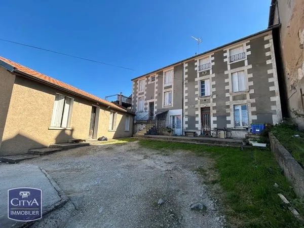 Bien immobilier de rendement Vente Poitiers  285m² 526000€