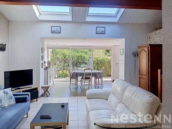 Maison 5 pièces à vendre à L'ÉGUILLE avec piscine et garage