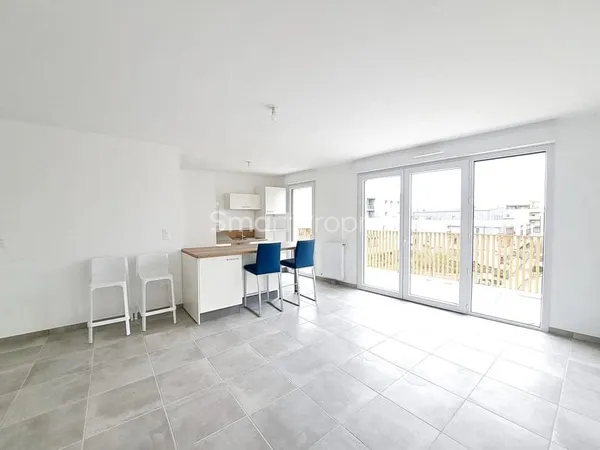 Appartement spacieux - 2 chambres - grand balcon - proche de