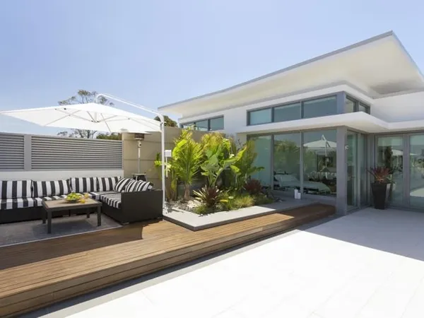 ✨ DERNIER ÉTAGE AVEC TERRASSE XXL DE 106 m² - UN BIEN RARE À CIEL OUVERT AU PIED DE METRO ✨