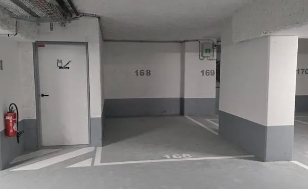 Parking 10 m²