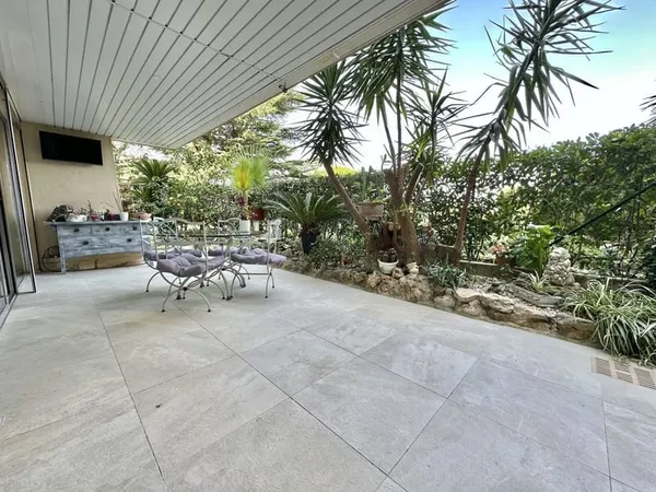 APPARTEMENT 3 PIECES - RESIDENCE SECURISEE AVEC PISCINE