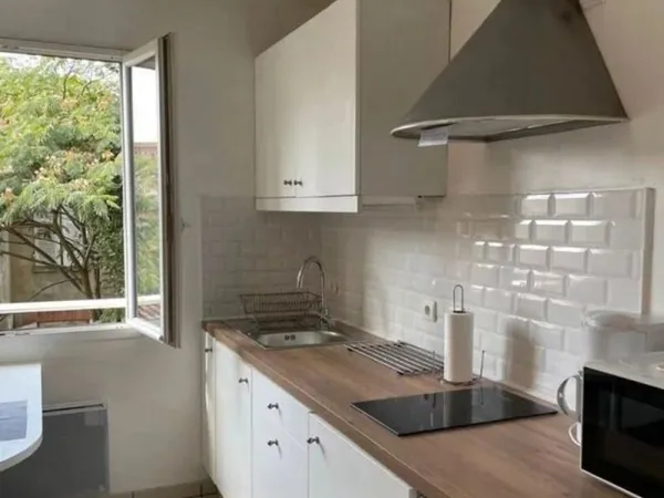 TOULOUSE / T1 MEUBLE AVEC LAVE LINGE