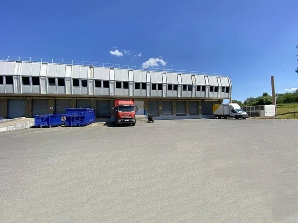 Entrepôt 2760 m²