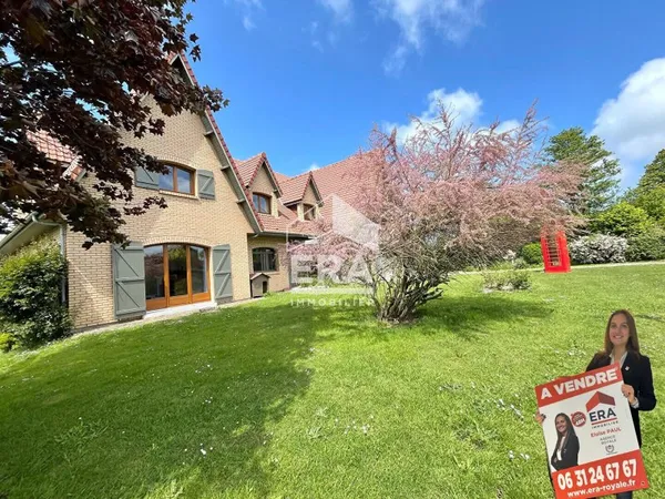 Maison 8 pièces 315 m²