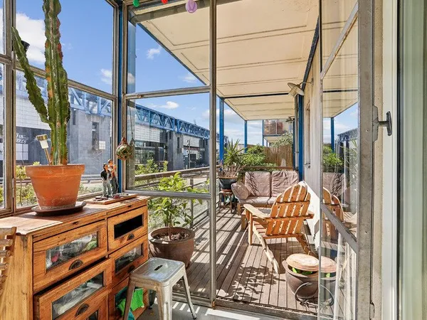Exclusivité - 4 pièces avec jardin d'hiver et balcon