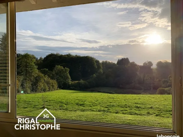 Résidence 200 m² avec DPE B, extension sous décennale, prairie 7 000 m²- vue dominante
